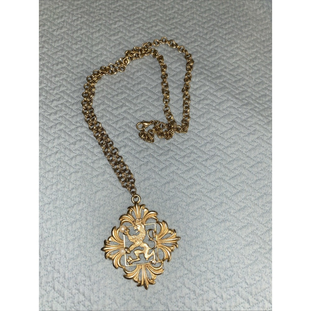Gold Tone Dangle Lion And Pearl Necklace‎ New